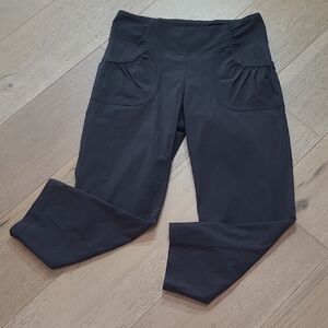 EUC Prana Summit Capri Pants Women's sz M Black Mid Rise Water Repellent Pants